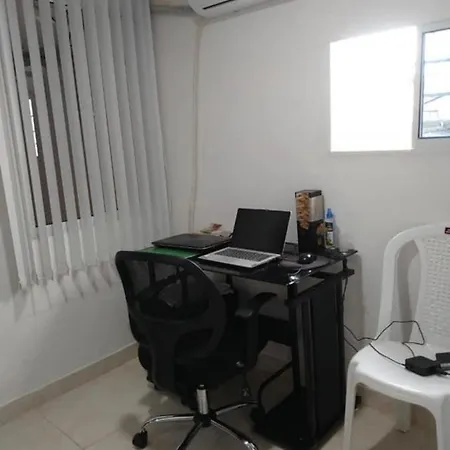 Bright Duplex 2 Bedroom Apartment, Kitchen, Bathroom & Living Apartamento